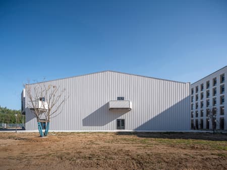 Yue & Yue: Yue Art Museum + Yue Equestrian Hall
